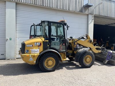 CAT 906M Bild 2