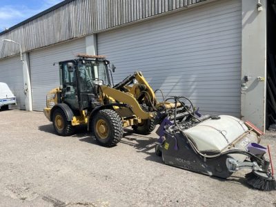 CAT 906M Bild 3