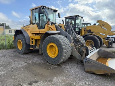 Volvo L120F Bild 1