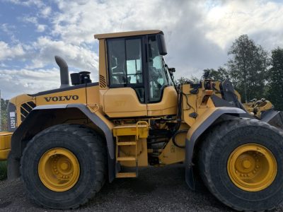 Volvo L120F Bild 2